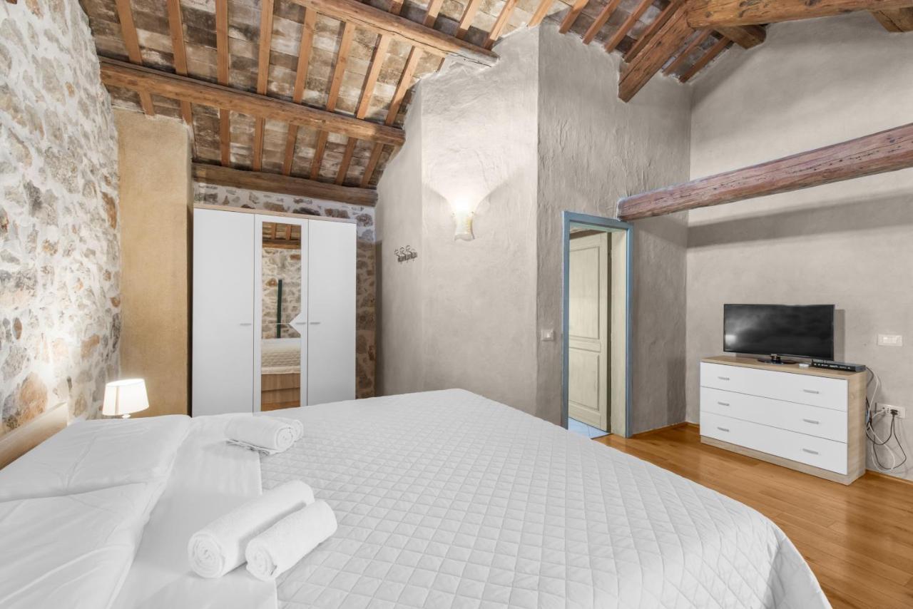 Villa Antonci-18, Pool, 3 Houses, Jacuzzi, Private Territory Antonci  Екстериор снимка