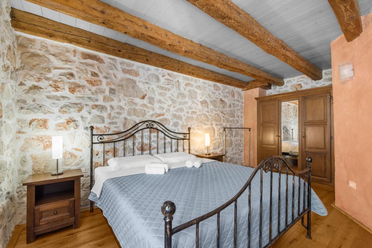 Villa Antonci-18, Pool, 3 Houses, Jacuzzi, Private Territory Antonci  Екстериор снимка