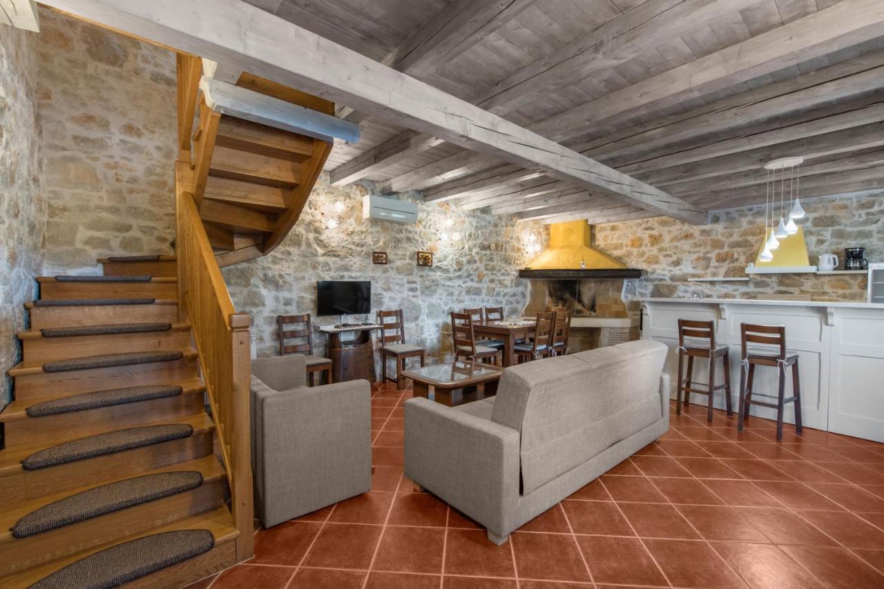 Villa Antonci-18, Pool, 3 Houses, Jacuzzi, Private Territory Antonci  Екстериор снимка